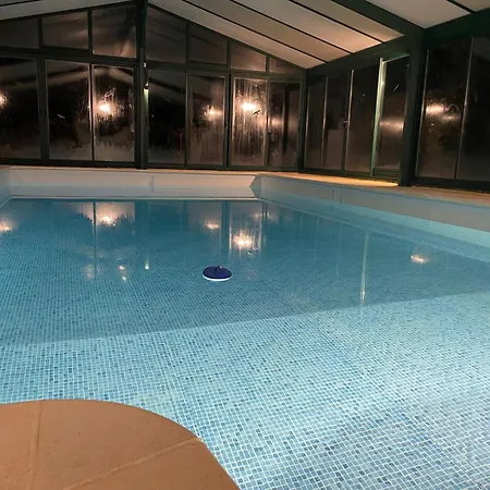 Romantic With Heated Pool And Large Park