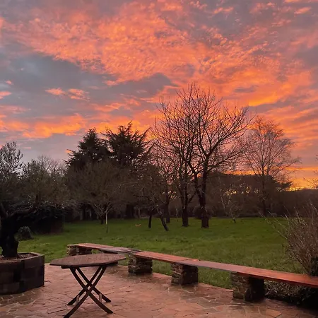 Romantic With Heated Pool And Large Park